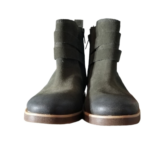 UGG Women's Josefene Ankle Boot Size 8.5 - Picture 1 of 4